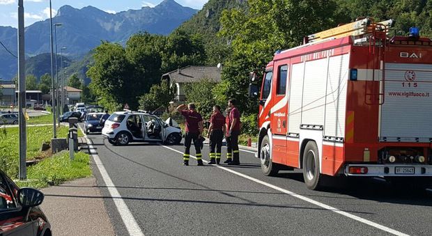 L'incidente sulla statale 52 a Villa Santina