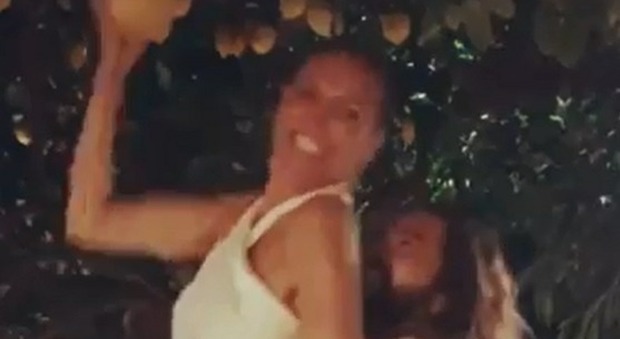 Heidi Klum e Tom Kaulitz, balletto tra i limoni di Capri