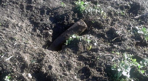 Il residuato bellico trovato a Lanuvio (foto Sciurba)