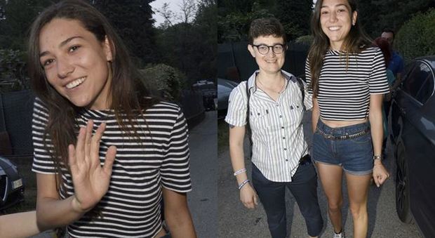 Salvini e Francesca insieme al comizio della Lega: il look da teenager della fidanzata di Matteo