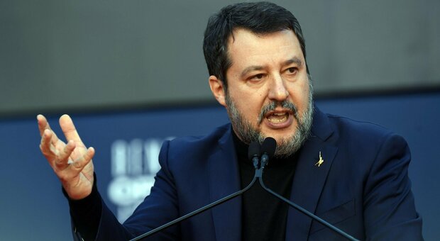 Salvini: «Europee, non ho detto a Meloni che non mi sarei candidato. Ponte? Cantieri entro l'estate»