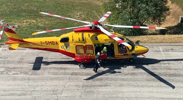 Scontro tra due go kart, uno si ribalta: bambino di 10 anni ferito portato con l'eliambulanza all'ospedale di Torrette Scontro tra due go kart, uno si ribalta: bambino di 10 anni ferito portato con l'eliambulanza all'ospedale di Torrette