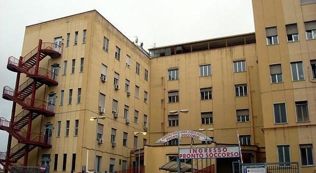 Napoli. Piazza Garibaldi, 41enne aggredito e derubato: finisce in ospedale