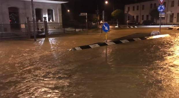 Veneto Orientale finisce sott'acqua: frazioni in difficoltà, sos ai pompieri