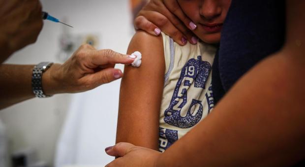 Campania, caos vaccini a scuola: nell'anagrafe solo due terzi degli istituti