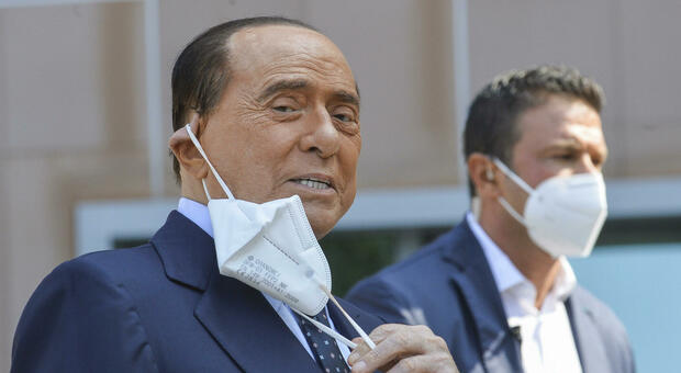 Berlusconi: «Pronti a collaborare col Governo». Poi l'appello agli italiani: «Uscite solo se necessario»