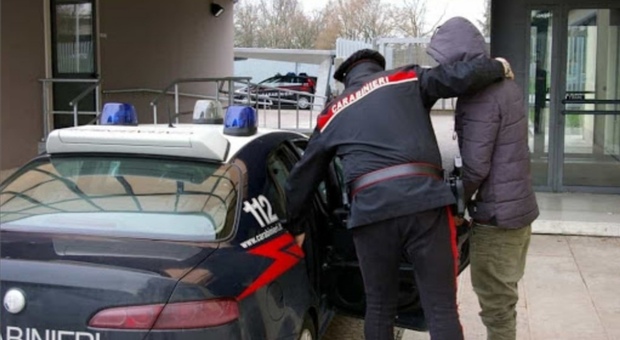 Rapina in un'abitazione nel Casertano: arrestato 38enne di origini albanesi