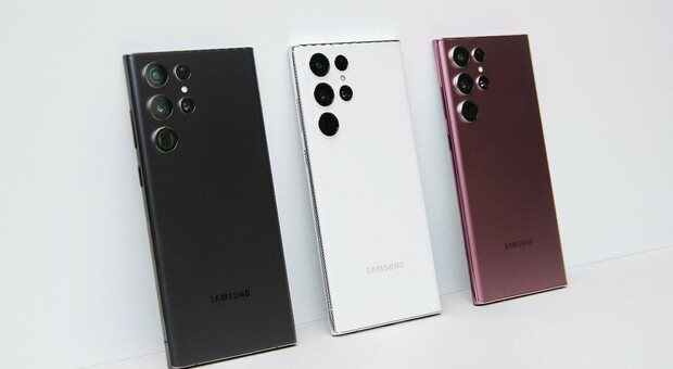 Samsung Galaxy S22, ecco il nuovo smartphone top di gamma