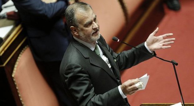 Riforme, Calderoli: «Rivoltato testo Senato ma resta una merda»
