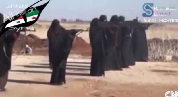 Spietate e vissute in occidente: ecco chi sono le donne dell'Isis