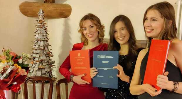 Tre sorelle si laureano a tre mesi di distanza l'una dall'altra