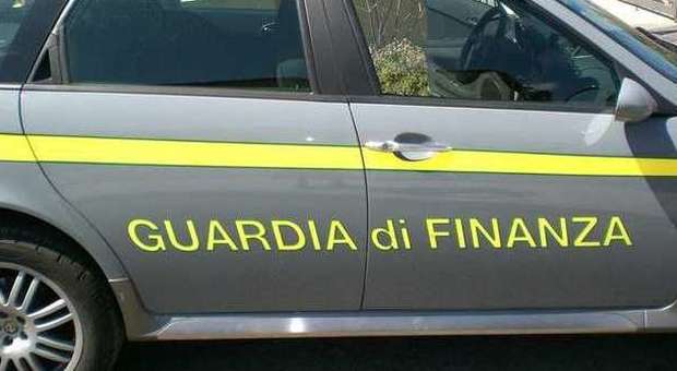 ​Fatture false, arrestato l'imprenditore napoletano Pizzicato. Accusò ufficiale della finanza di aver preso le «mazzette»