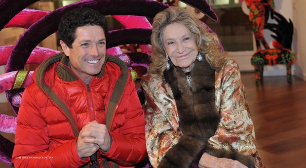 Matteo Marzotto con la mamma Marta durante la festa a Cortina