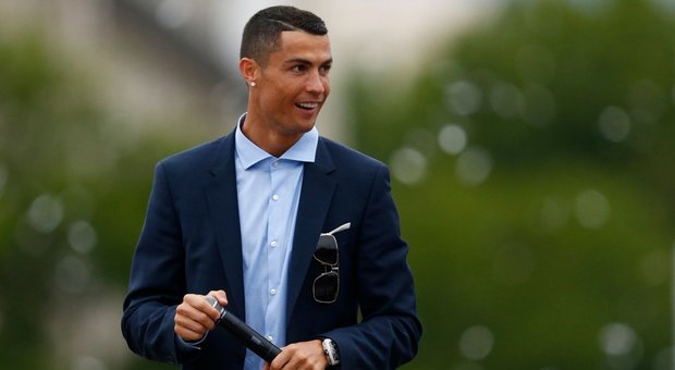 Real Madrid, presentate sul sito ufficiale le nuove maglie, ma Cristiano Ronaldo non c'è