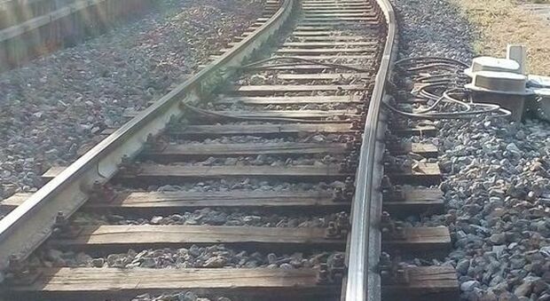 Treno da Paola a Sapri deraglia: si indaga sulle cause dell'incidente