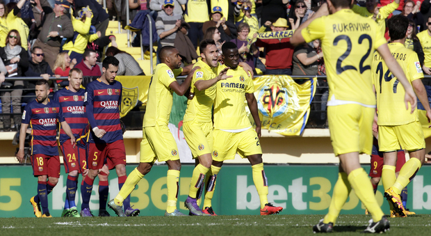 I giocatori del Villarreal esultano dopo un gol segnato contro il Barcellona al Madrigal