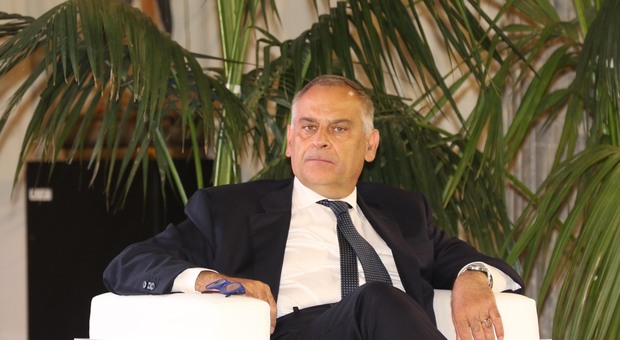 Napoli, il capo della polizia Giannini: «Giusto togliere i murales, è un colpo alla camorra»