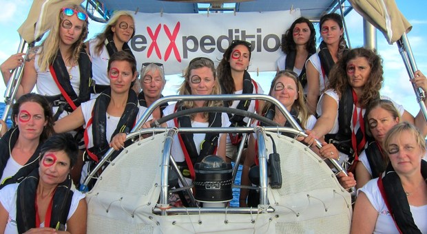 Un gruppo di ricercatrici del mare internazionali riunite nel progetto "Exxpedition"