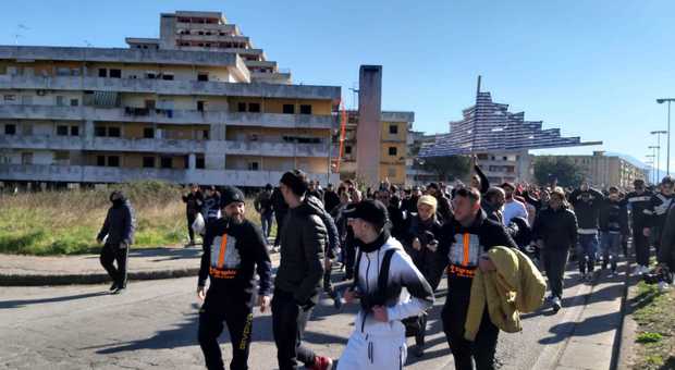 Abbattimento Vela a Scampia, studenti in corteo «contro quartieri di serie A e B»