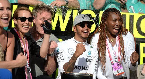Ecclestone insiste: «Hamilton sarebbe il miglior campione per la Formula 1»
