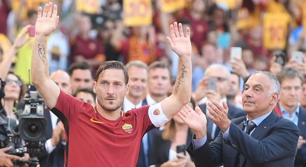 Roma, prossima settimana decisiva per Totti: pronto un ruolo nell’area tecnica