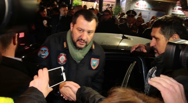 Sgomberi nel rione Salicelle di Afragola, Salvini: «Dalle parole ai fatti»