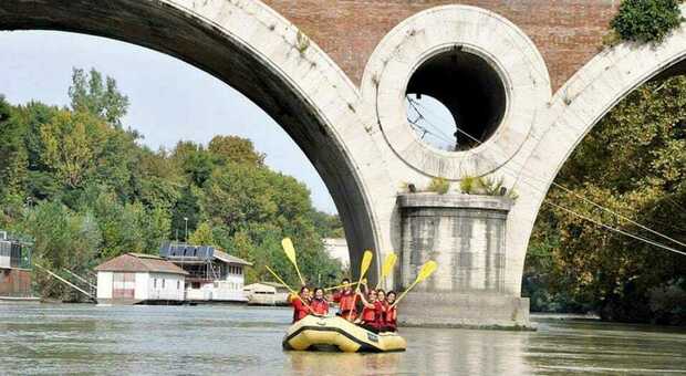 Gita in gommone lungo il Tevere: a ponte Milvio parte l’iniziativa Roma by River