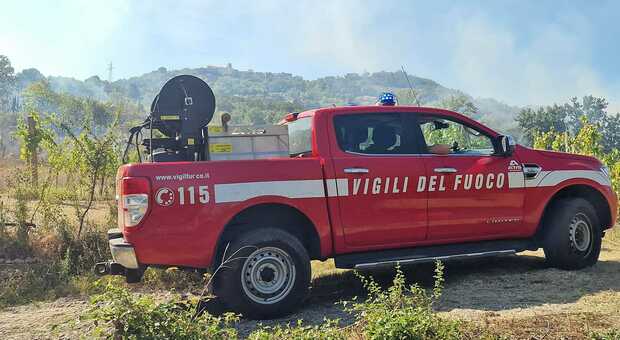 Montefredane, domenica di fuoco: roghi dolosi in più zone