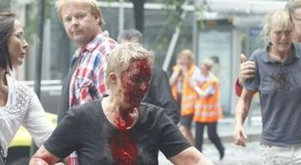 Una donna ferita dall'esplosione di Oslo