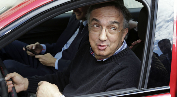 Sergio Marchionne, ad di Fca alla guida della nuova Alfa Romeo Giulia