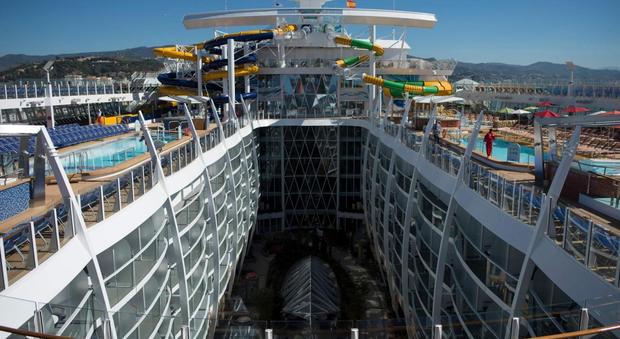 Ecco Symphony of the Seas, la nave più grande del mondo: una città sul mare