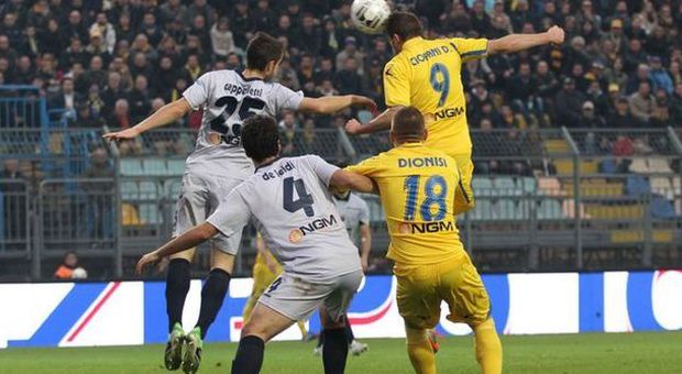 Calcio, il Frosinone non sa più vincere: altra beffa nel finale Con il Cittadella finisce 1-1