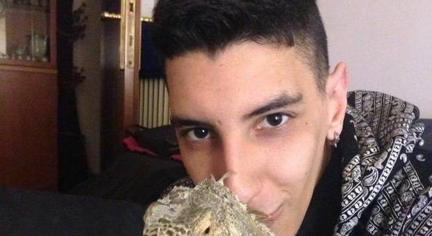 Alessio, 23 anni, pugno in faccia prima della Barcolana: è in coma