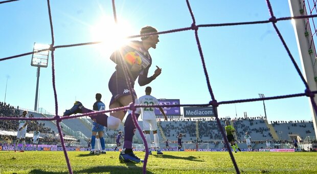 Un tempo per uno e spettacolo al Franchi tra Fiorentina e Sassuolo, che finisce 2-2. Vlahovic raggiunge Ronaldo nei gol fatti in un anno