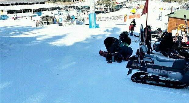 Bimbo di 6 anni cade dalla seggiovia: terrore sulla pista da sci