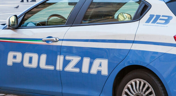 Roma, donna trovata morta in casa: arrestato il compagno