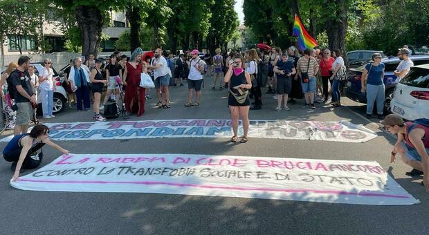 Figli di coppie gay, il sindaco Teso apre alle unioni civili ma frena sui "bambini arcobaleno"