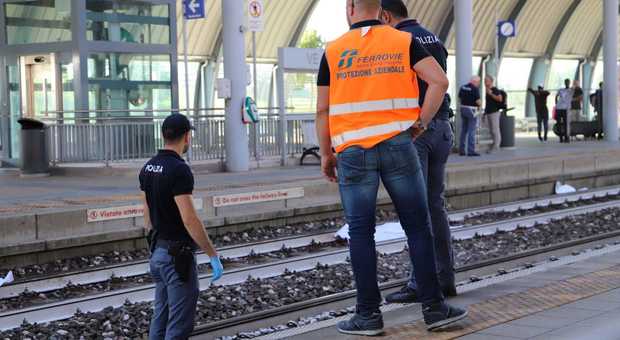 Tragedia alla stazione dell'ospedale a Mestre: 19enne travolto e ucciso dal treno