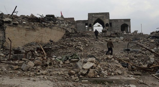 L'Iraq conquista la moschea simbolo dell'Isis: «E' la fine del Califfato»