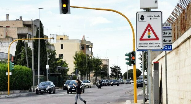 Lecce, photored subito disattivato su via Monteroni: «Stop alle multe». Accolta la proposta di Rotundo e Patti