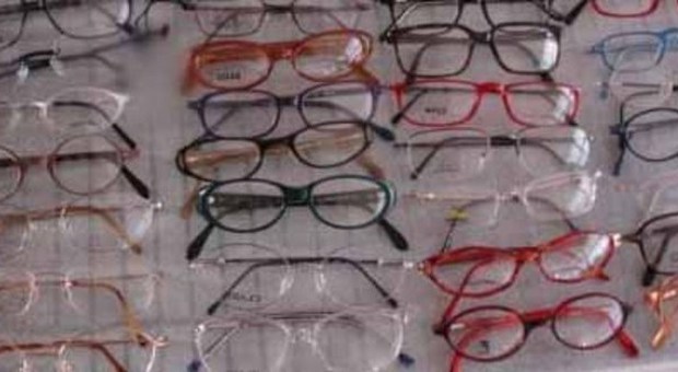 Sequestrate 15mila paia di occhiali destinati a un'azienda bellunese