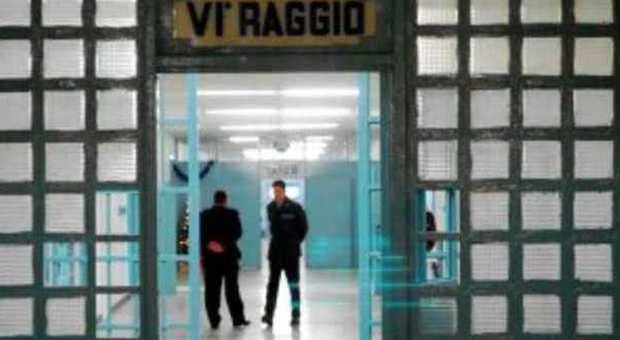 Detenuto si impiccò a San Vittore, psicologa condannata a 8 mesi: «Non valutò il rischio suicidio»