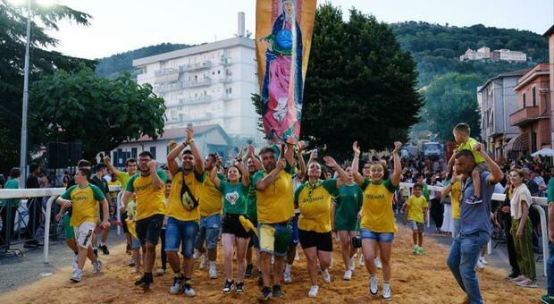 Porta Signina festeggia la vittoria del Palio di quest'anno (foto Boban Betti - Ente Carosello)