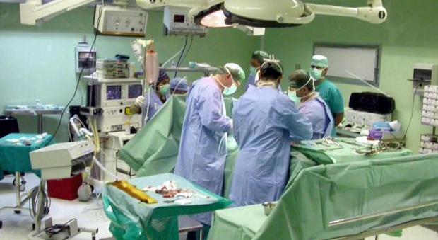 Appendicite curata con i clisteri, poi la morte: assolti i due chirurghi