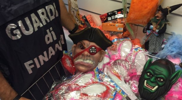 Carnevale, sequestrati 5 milioni di articoli tra maschere, addobbi e trucchi non sicuri