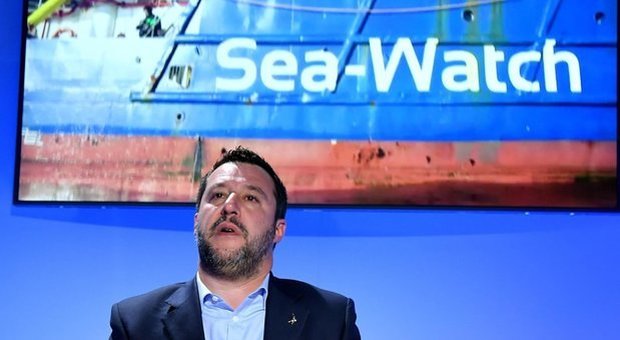 Migranti, Francia contro Salvini: «Comportamento inaccettabile». Lui: «Aprite i porti»
