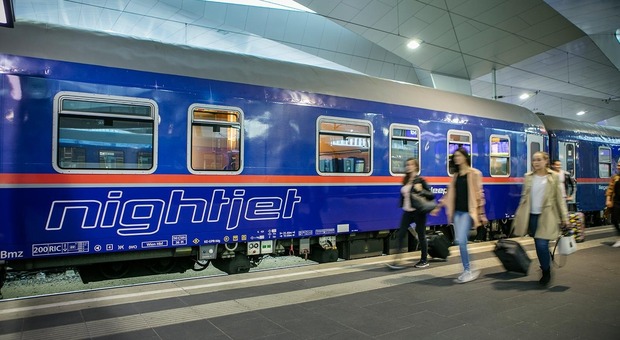 Il treno Nightjet ferma solo a Pesaro e Ancona, Mangialardi (Pd): «Tutto a favore della Romagna»