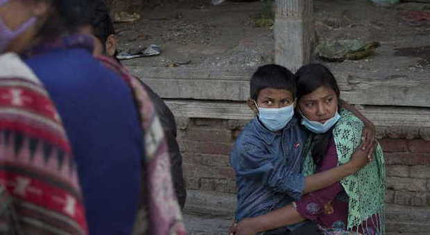 Terremoto, i due reatini sopravvissuti ancora bloccati nella capitale Katmandu
