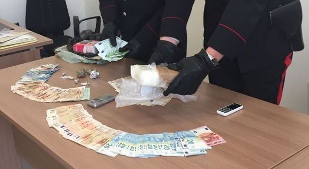 Market della droga a Trastevere: arrestati madre e figlio