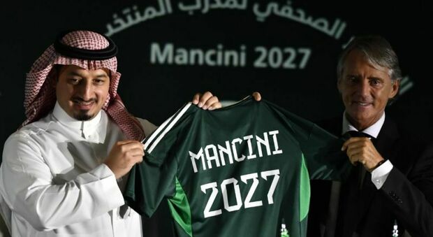 Calcio, da Ronaldo a Mancini: è resa dei conti. In campo poche star, mercato dominato dall'Arabia Saudita